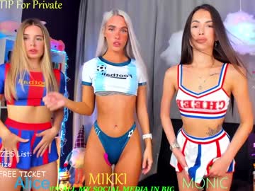 girl
        blush_mikki cam image #4715416