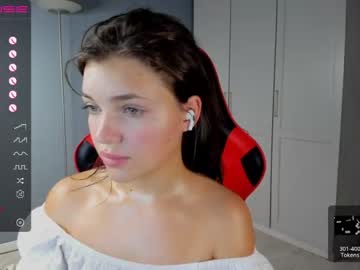 girl
        michelle_mir cam image #859021