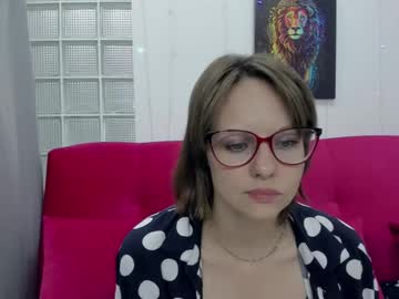 girl
        bright_lucy cam image #4906820