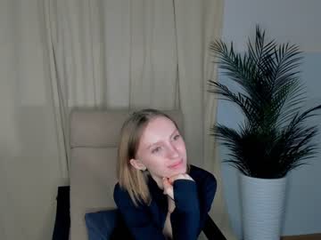 girl
        darlenegladish cam image #3737056