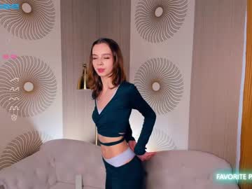 girl
        happiness_call cam image #1482078
