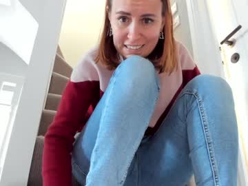 girl
        eatmypie69 cam image #339776