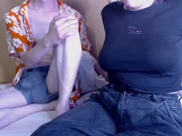 couple
        qustci_couple cam image #2316599