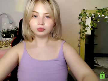 girl
        shy_blondiee cam image #1032084