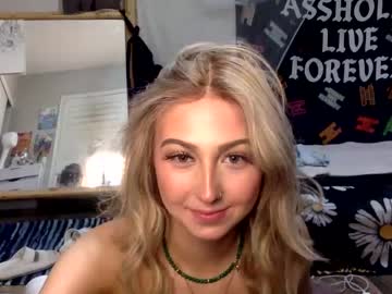 girl
        harleyraequinn7 cam image #2227357