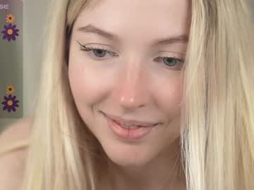 girl
        my_stella cam image #4168437