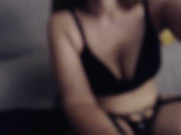 couple
        msadams cam image #1696183