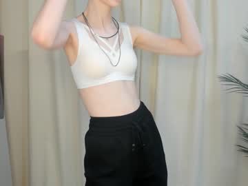 girl
        maydaheathman cam image #4016244