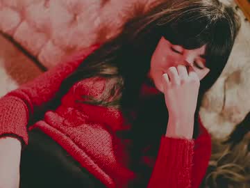 girl
        ingennui cam image #883662