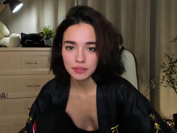 girl
        ella_flar_ cam image #406097