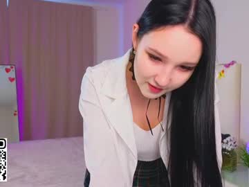 girl
        pandorapawss cam image #6558232