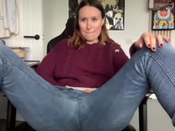 girl
        eatmypie69 cam image #3606998