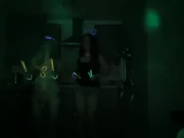 girl
        skylamayx cam image #2532326