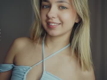 girl
        mildredgarrett cam image #5855834