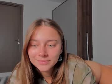 girl
        eleonora_linn_ cam image #6208229