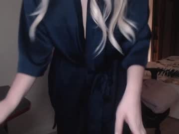 girl
        lucy_littleangle cam image #37480