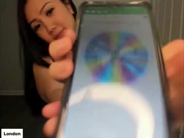 girl
        london_tipton cam image #3948944