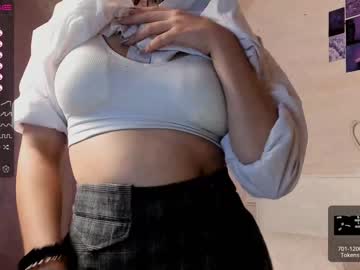 girl
        darling_kira cam image #109192