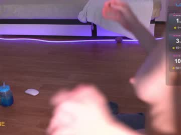 girl
        sweetkira555 cam image #4467665