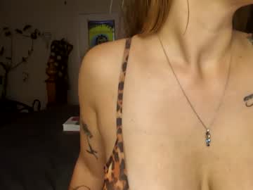 girl
        toriirose cam image #1936339