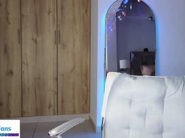girl
        _gummies15 cam image #4207575