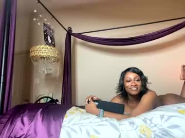 girl
        wynterheat cam image #2882082