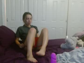 girl
        kendralovesdick69 cam image #474376