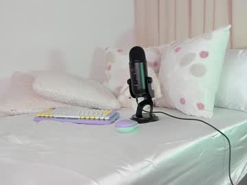 girl
        kitty__sophie cam image #5894759