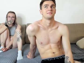 couple
        hello_kittykk cam image #4745136