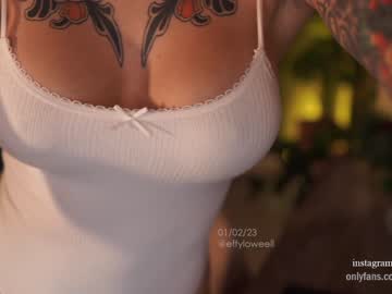 girl
        effyloweell cam image #796223