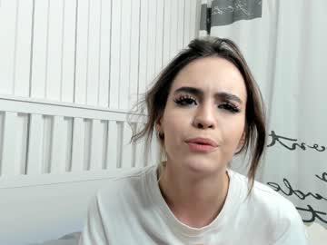 girl
        connieambes cam image #2511276