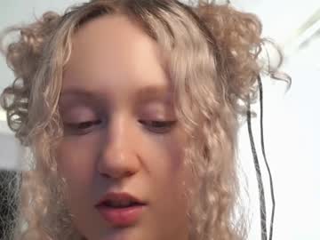 girl
        melissacoopers cam image #4539110