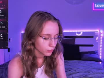 girl
        pinkfanlissa cam image #4756217
