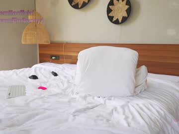 girl
        emilia98xxx cam image #1263695