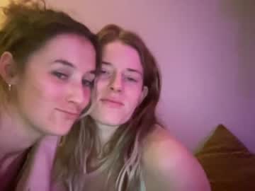 couple
        fartsmommy cam image #430587