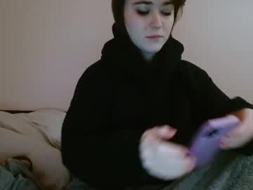girl
        pillogoddess cam image #5597551