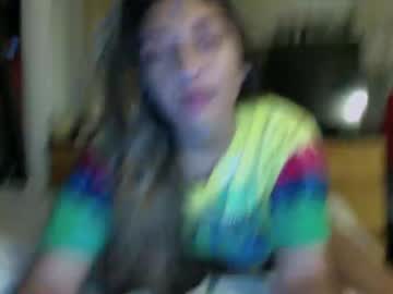 girl
        kristy_barrios cam image #1839352