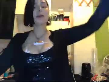 girl
        electrocute_me cam image #564752