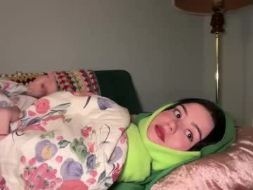 girl
        littlesugarpea cam image #6140481