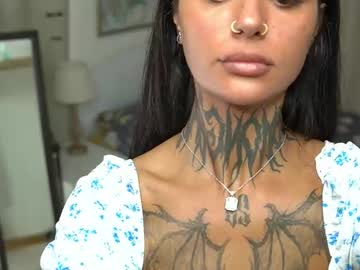 girl
        butter_f1y cam image #6791620