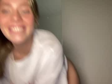 girl
        angel_from_sky cam image #6425073