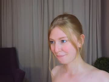 girl
        edytdevon cam image #4077683