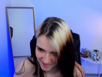 girl
        ray_fostter cam image #3259377