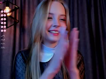 girl
        lolliis cam image #2747344