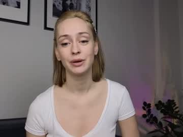 girl
        oliviablondie cam image #2712899