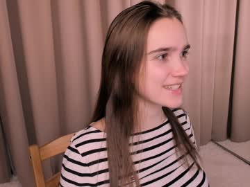 girl
        dominogoulder cam image #5570229