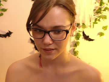 girl
        teresabriggs cam image #2758229