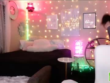 girl
        milf_lacey cam image #2740044