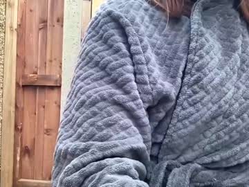 girl
        eatmypie69 cam image #3420450