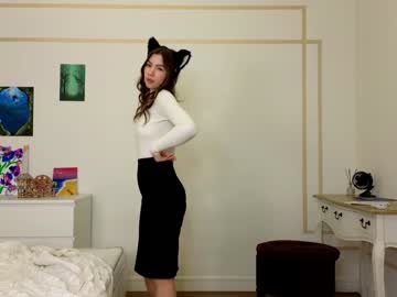 girl
        fannydowlen cam image #4349257